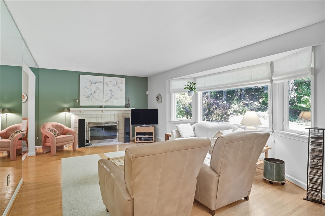 41 Burrows Hills Drive Rochester, NY 14625 - Photo 6 of 44