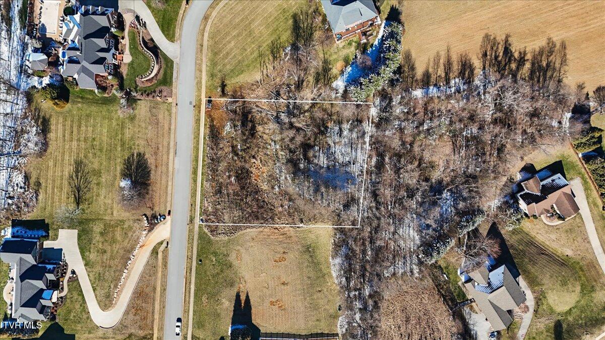 119 Simmons Ridge, Unit 7 Johnson City, TN 37604 - Photo 4 of 16 05-DJI_20250221145615_0427_D_1