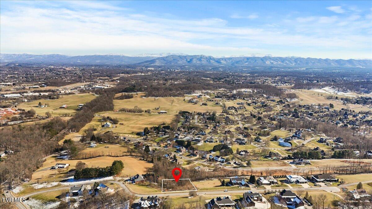 119 Simmons Ridge, Unit 7 Johnson City, TN 37604 - Photo 9 of 16 10-DJI_20250221145920_0445_D_1