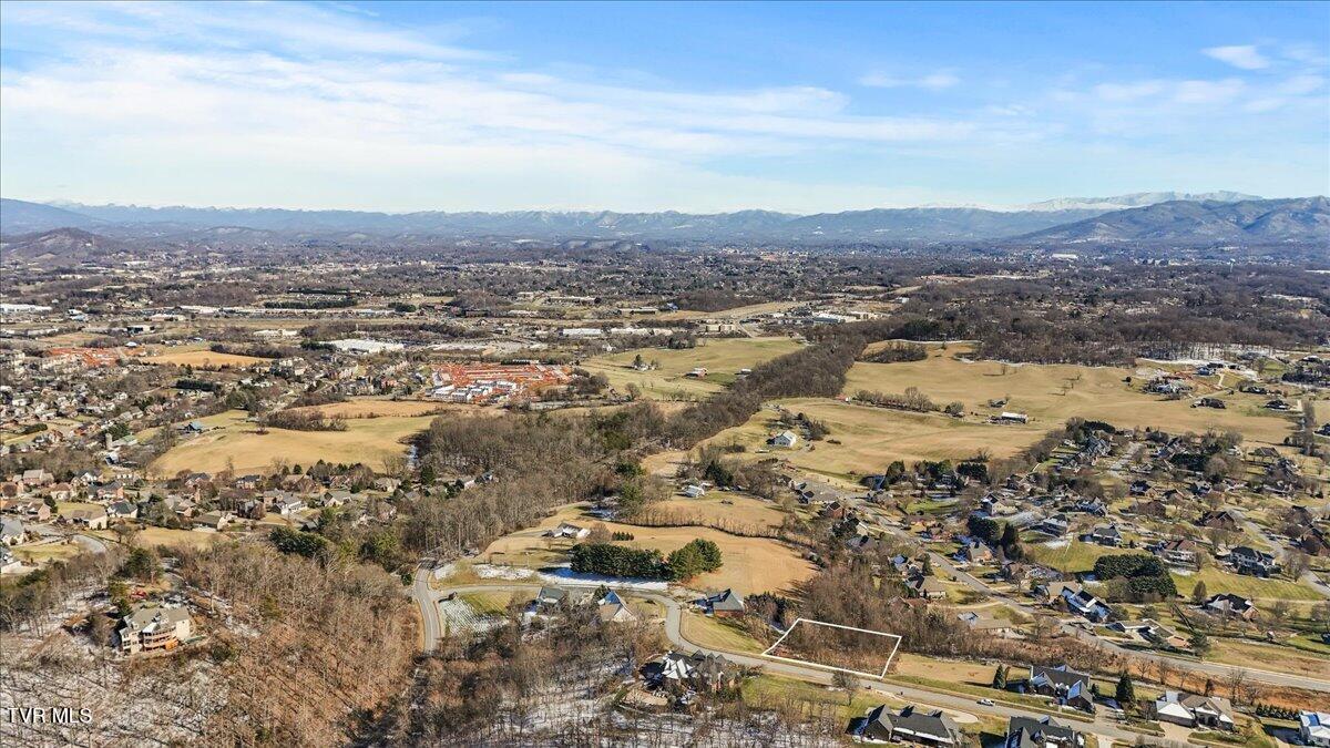 119 Simmons Ridge, Unit 7 Johnson City, TN 37604 - Photo 10 of 16 11-DJI_20250221145935_0448_D_1