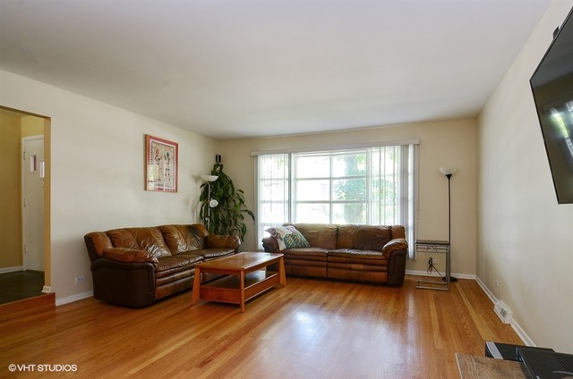 626 Sumac Road Highland Park, IL 60035 - Photo 3 of 15