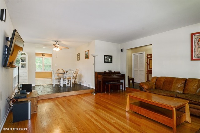 626 Sumac Road Highland Park, IL 60035 - Photo 4 of 15