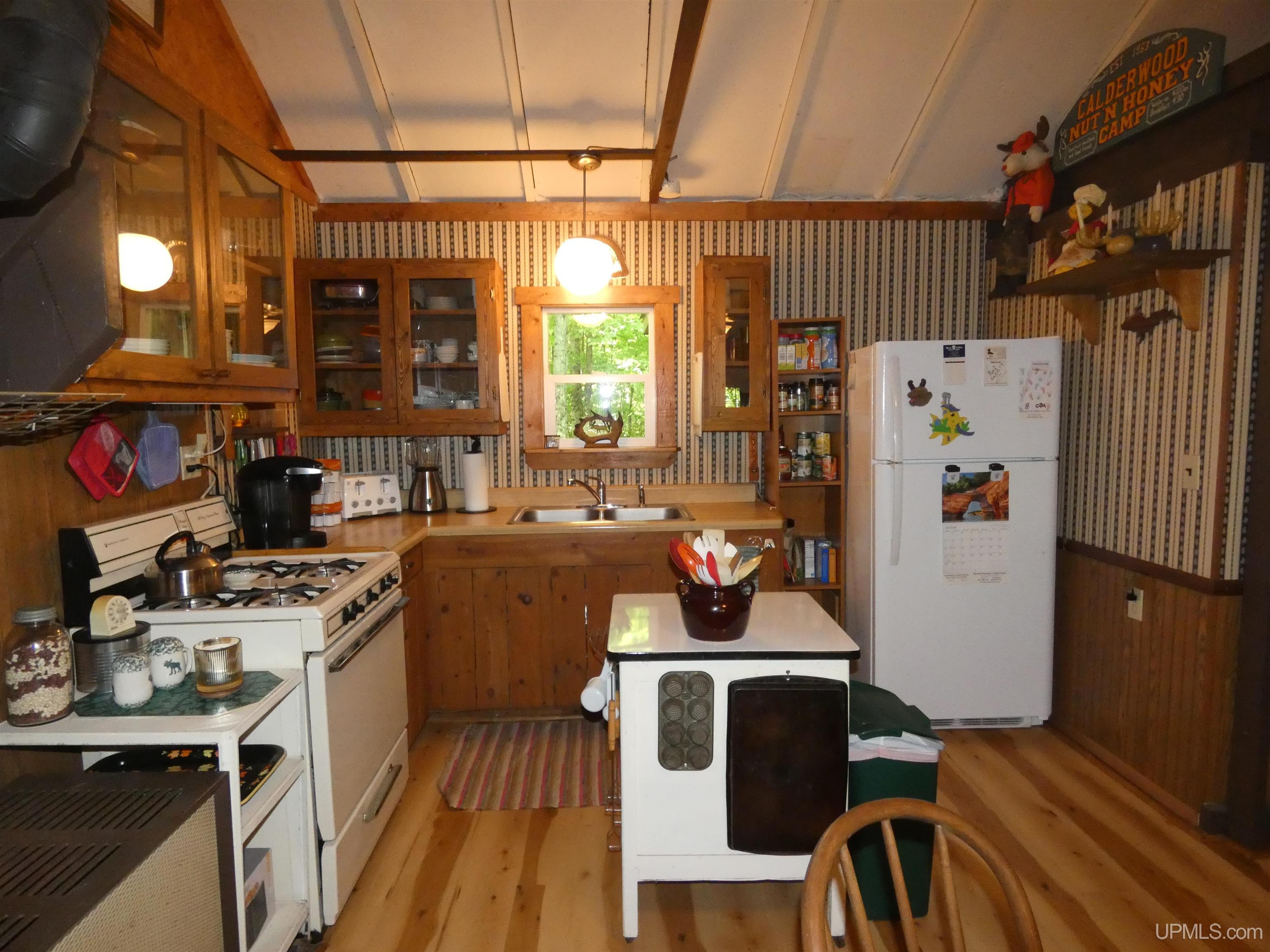 5745 Calderwood Road Trout Creek, MI 49967 - Photo 15 of 23