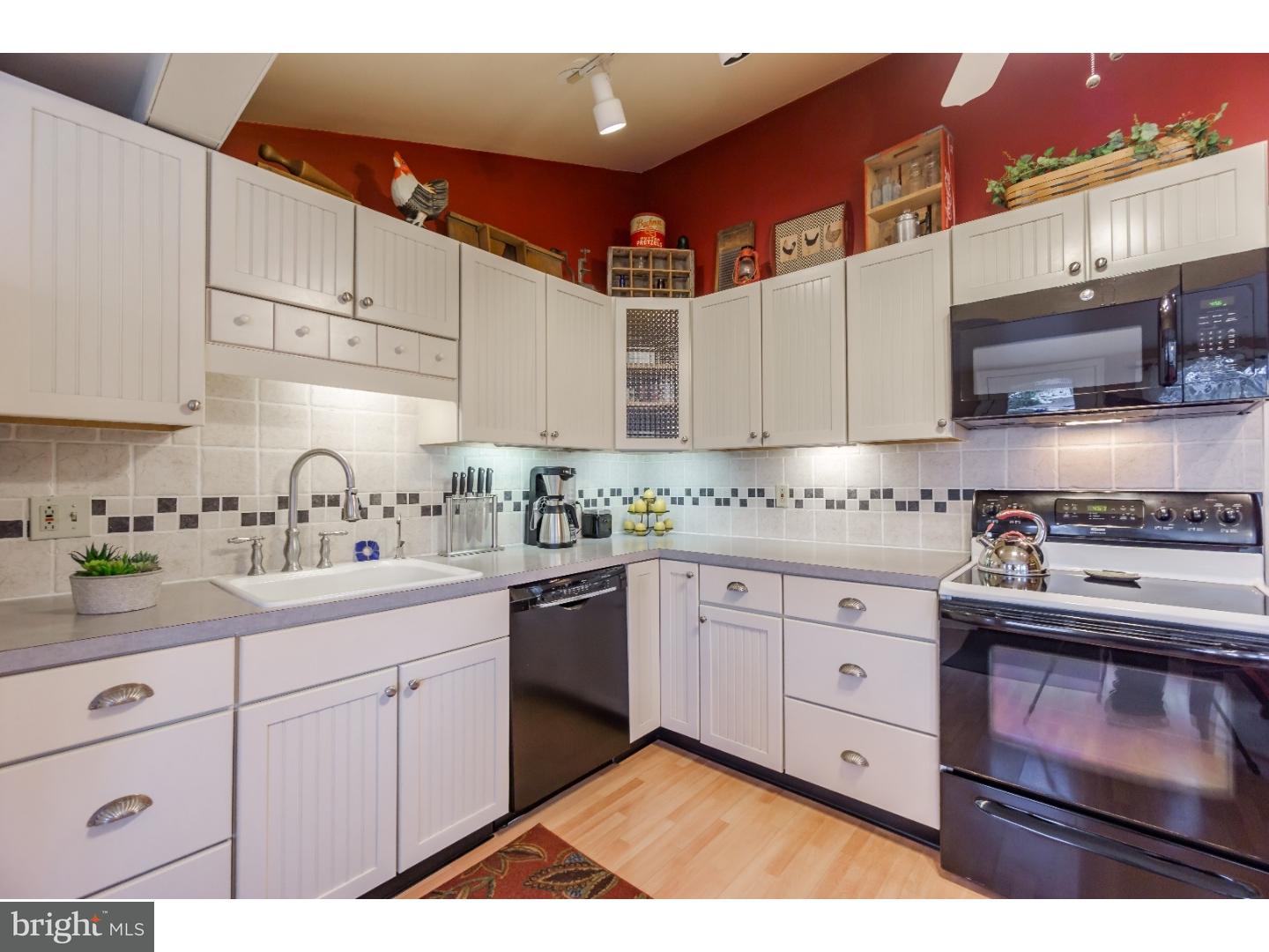 328 Washington Street Spring City, PA 19475 - Photo 11 of 25 Kitchen