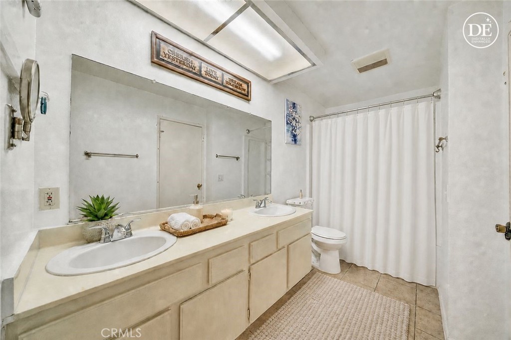 2564 Colgate Way Riverside, CA 92507 - Photo 11 of 22 Bathroom_Virtual Staging