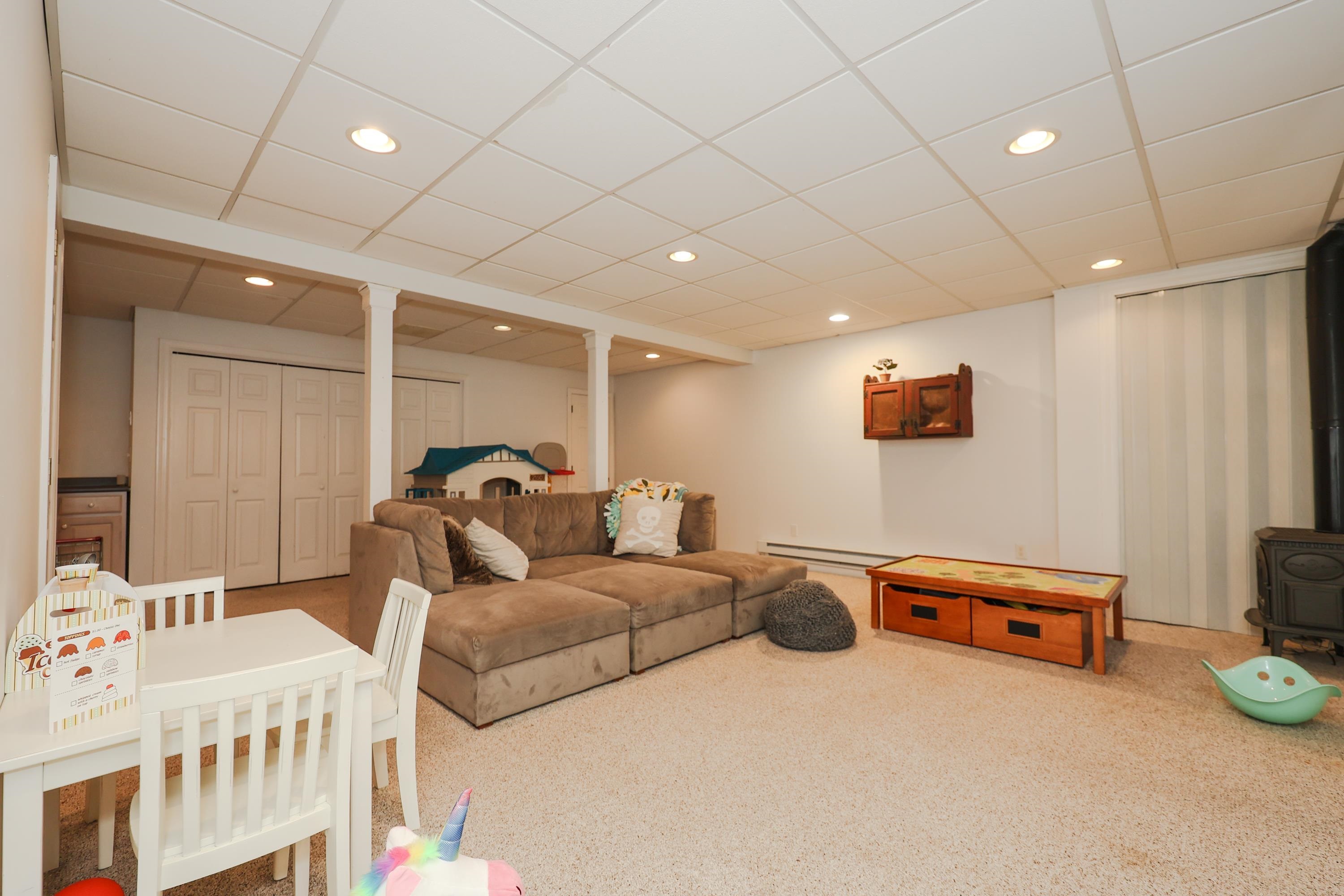 41 Sargent Road Hollis, NH 03049 - Photo 19 of 29