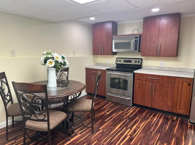 $2,400 | 15 Shore Drive, Salem, NH 03079