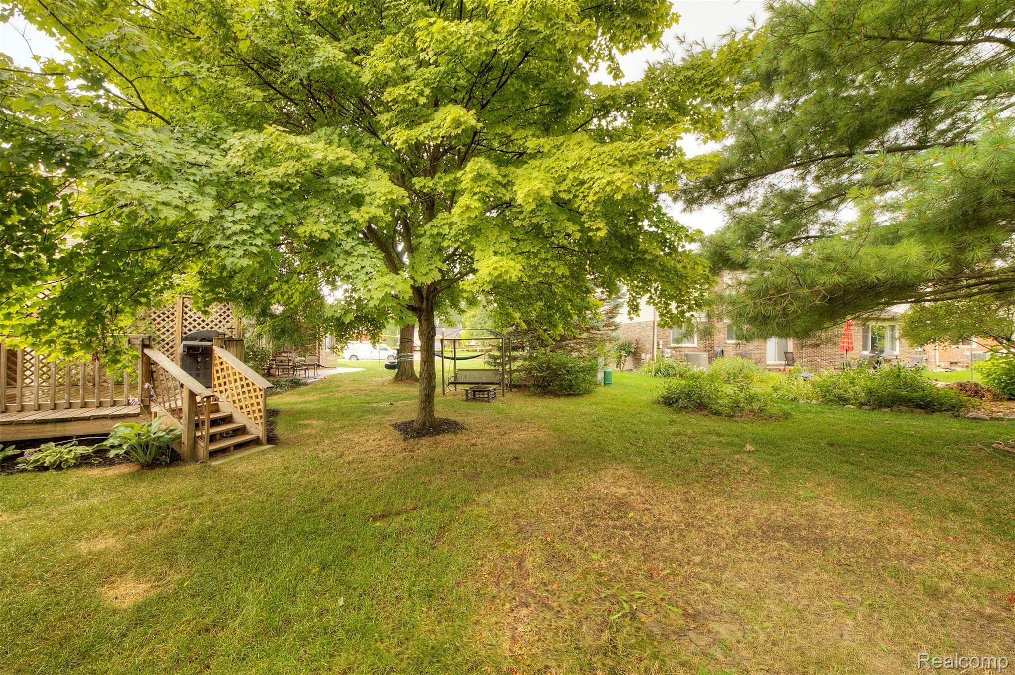 45800 Drexel Road Canton, MI 48187 - Photo 48 of 49 47 Backyard.jpg