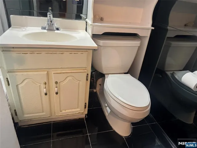 $285,000 | 555 Gorge Road, Unit 2E, Cliffside Park, NJ 07010