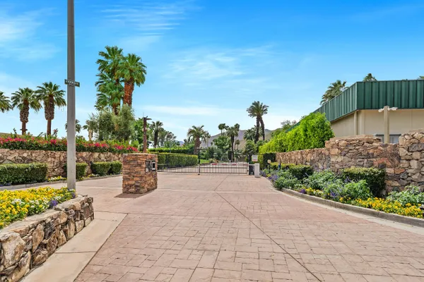 $4,300,000 | 40231 Club View Drive, Rancho Mirage, CA 92270