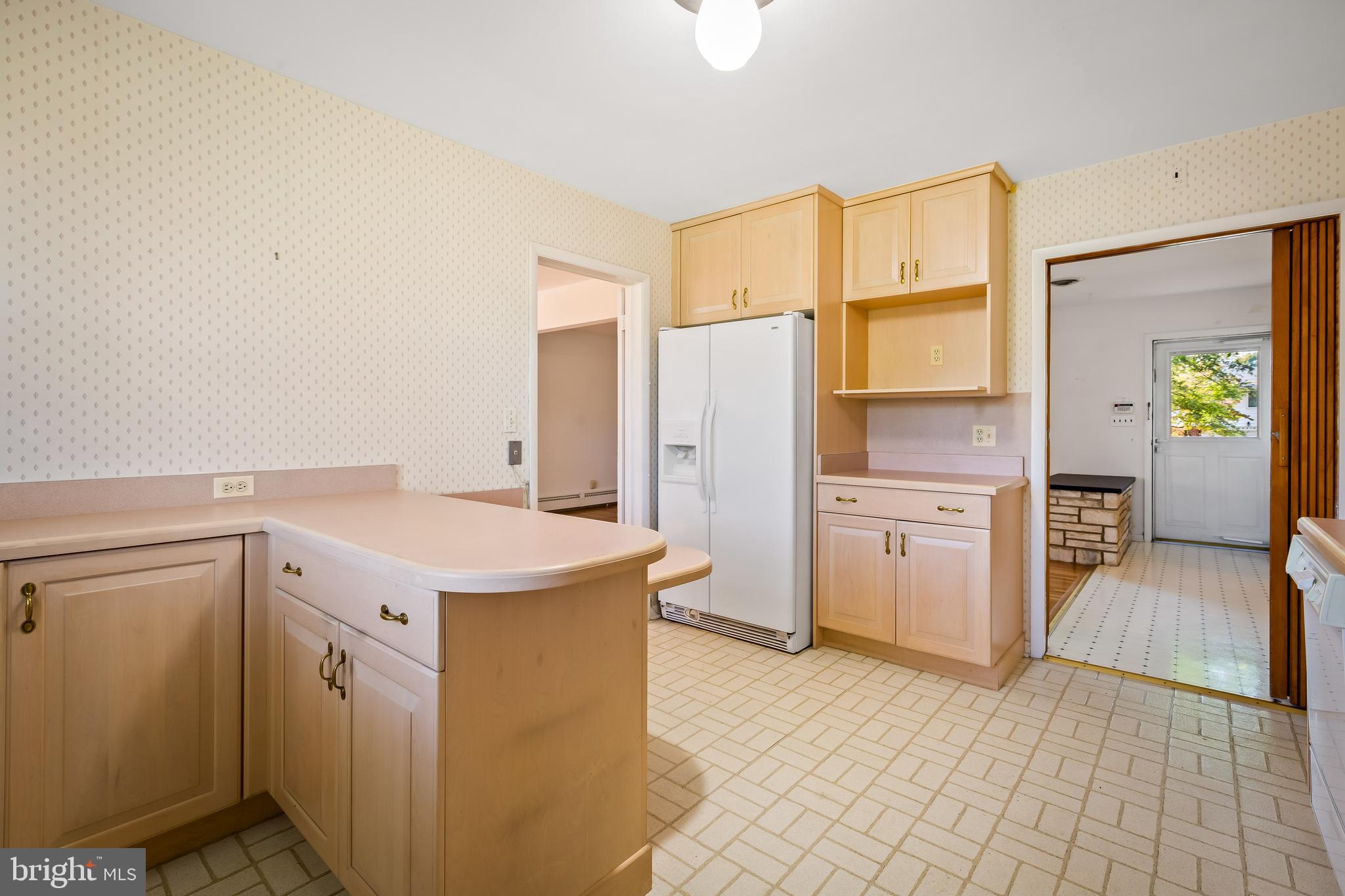 6515 Edenvale Road Baltimore, MD 21209 - Photo 12 of 42