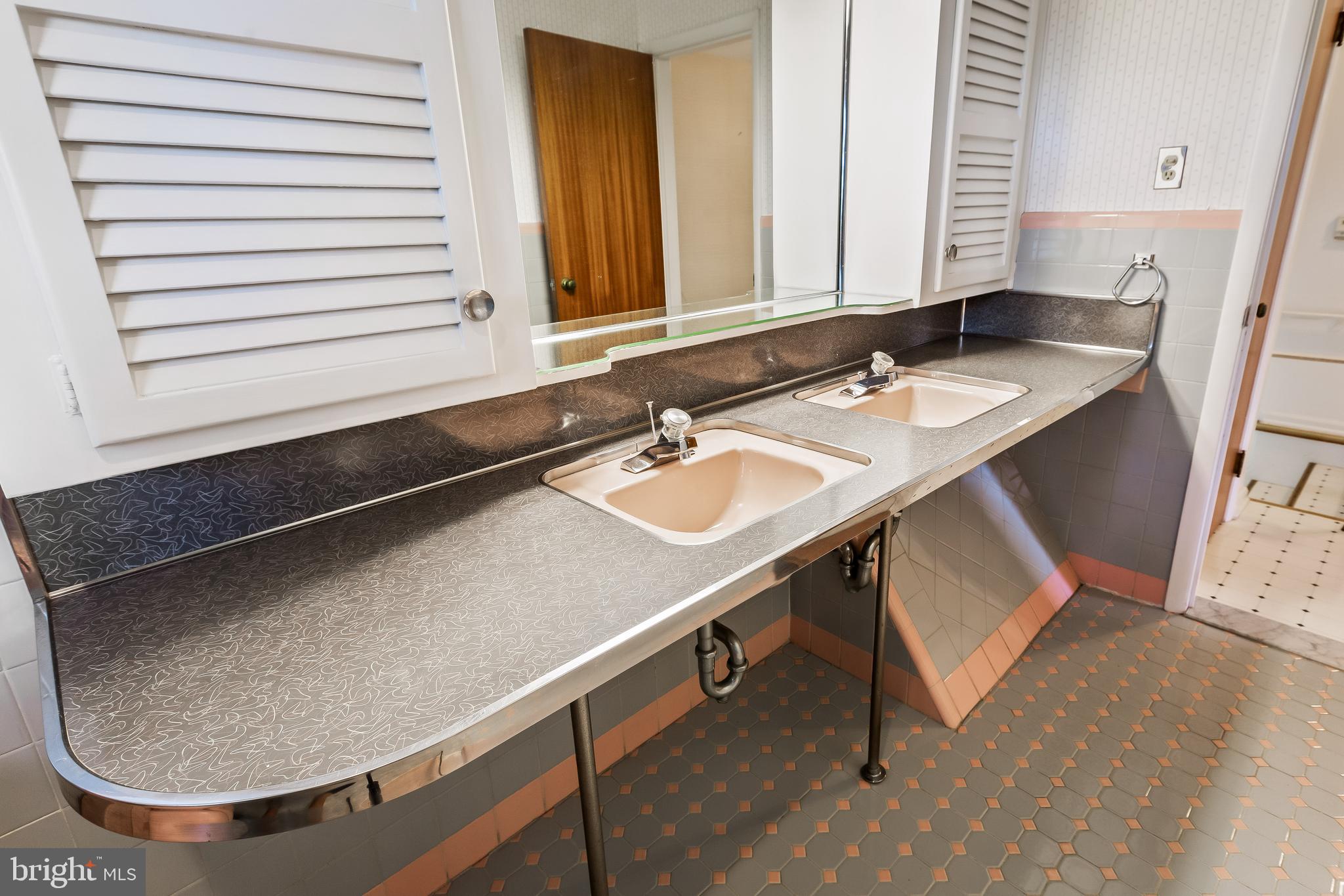6515 Edenvale Road Baltimore, MD 21209 - Photo 18 of 42