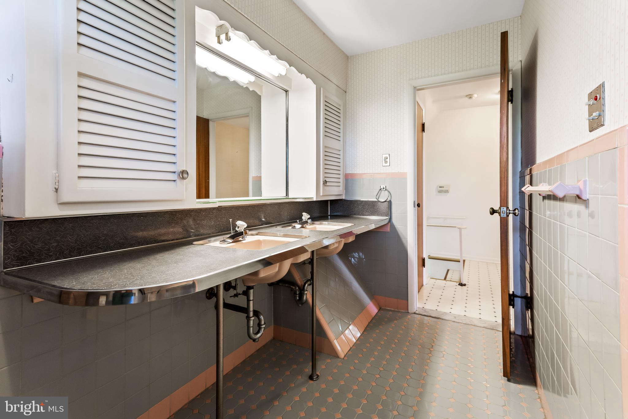 6515 Edenvale Road Baltimore, MD 21209 - Photo 19 of 42