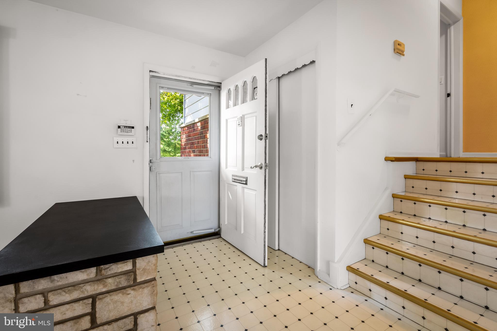 6515 Edenvale Road Baltimore, MD 21209 - Photo 3 of 42