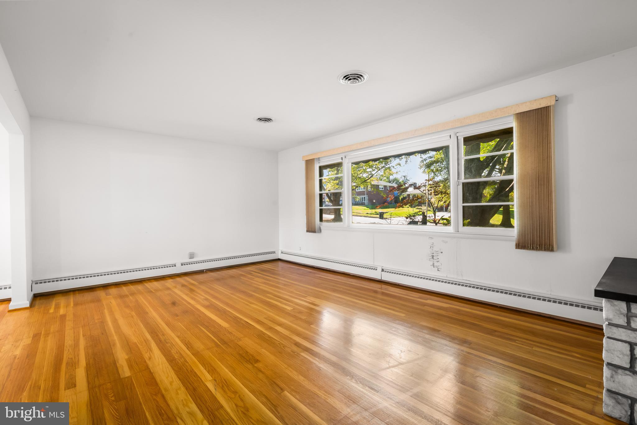 6515 Edenvale Road Baltimore, MD 21209 - Photo 5 of 42
