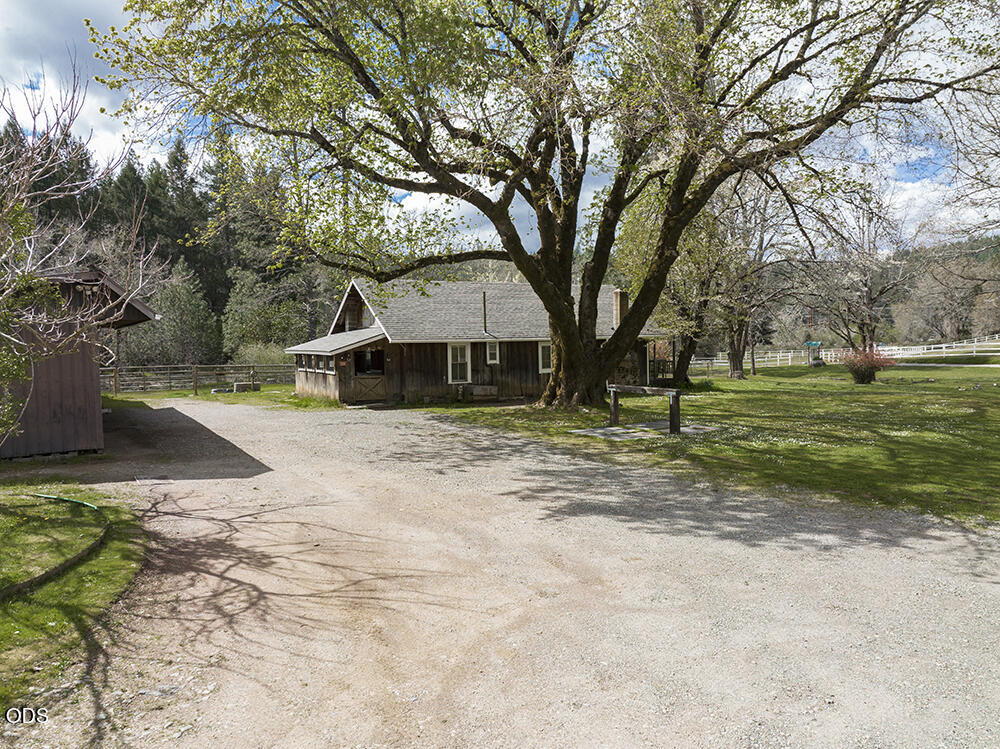 910 Reeves Creek Road Selma, OR 97538 - Photo 23 of 73