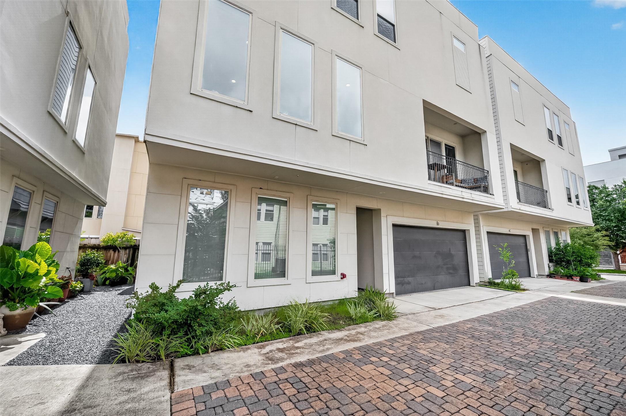 1810 Branard Street, Unit B Houston, TX 77098 - Photo 1 of 24