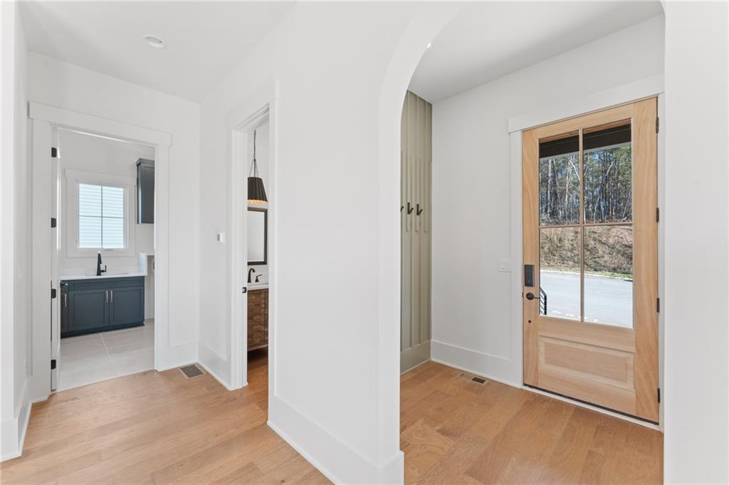 1090 Lupo Loop Chattahoochee Hills, GA 30268 - Photo 5 of 23