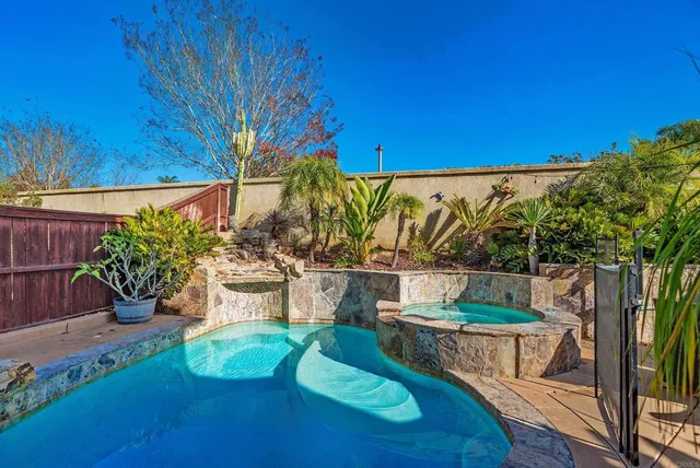 $1,294,900 | 561 Chesterfield Circle, San Marcos, CA 92069