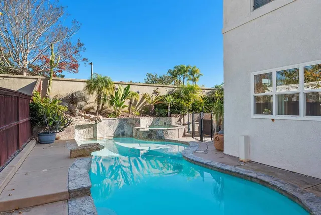 $1,294,900 | 561 Chesterfield Circle, San Marcos, CA 92069