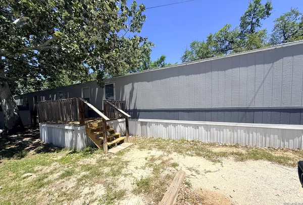 $1,025 | 10685 Park Road 37, Unit D, Lakehills, TX 78063