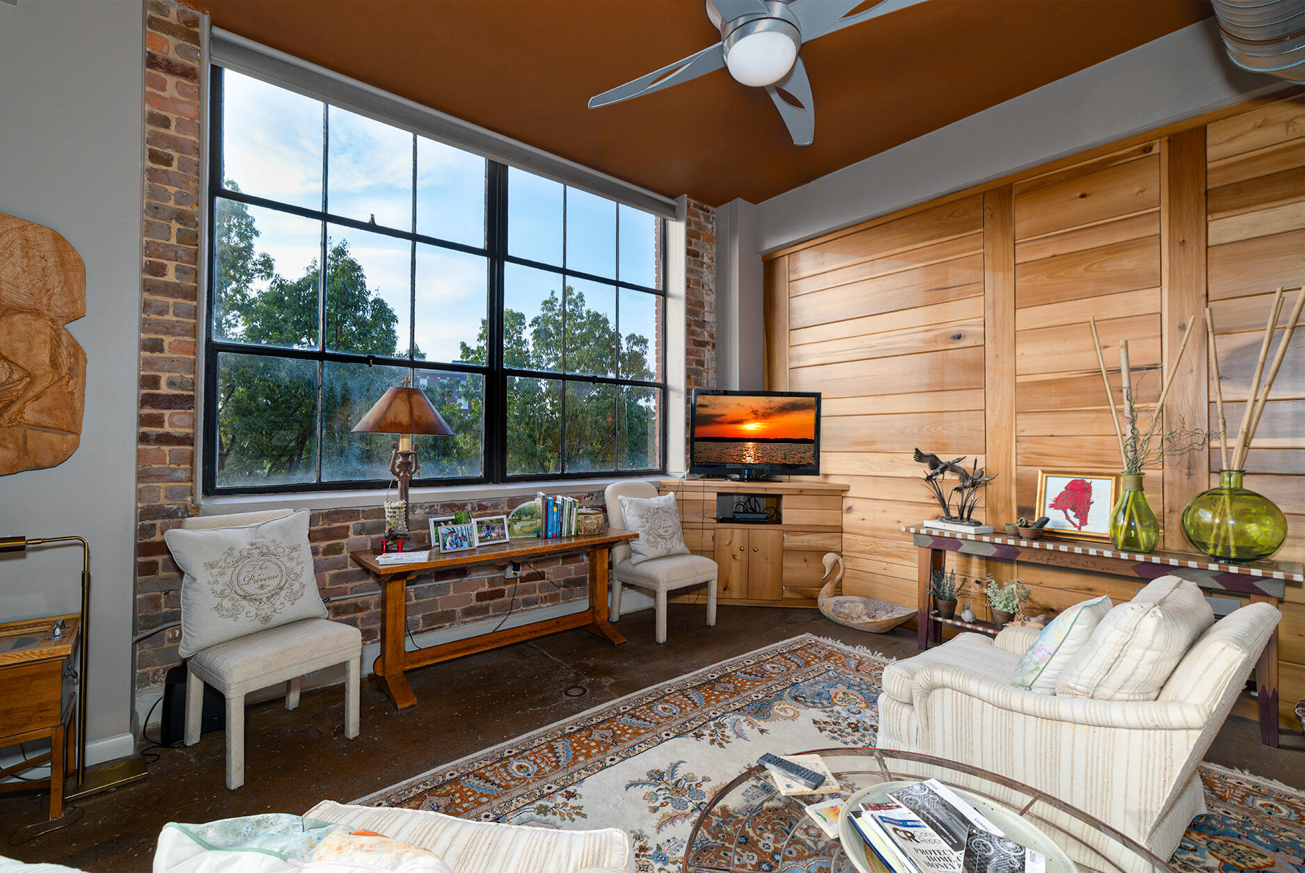 1301 Market Street, Unit 210 Chattanooga, TN 37402 - Photo 8 of 39 Living2