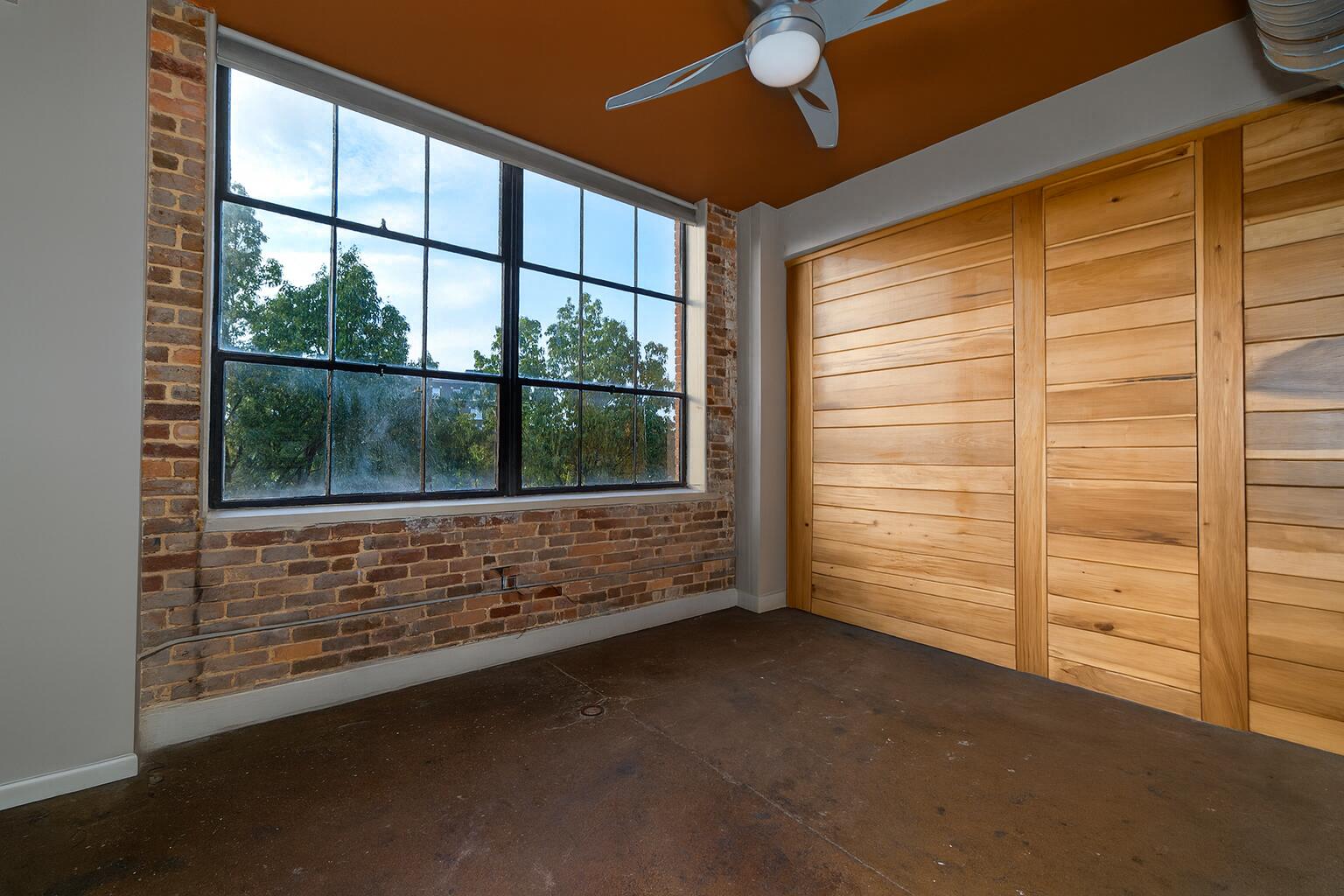 1301 Market Street, Unit 210 Chattanooga, TN 37402 - Photo 9 of 39 living room vacant
