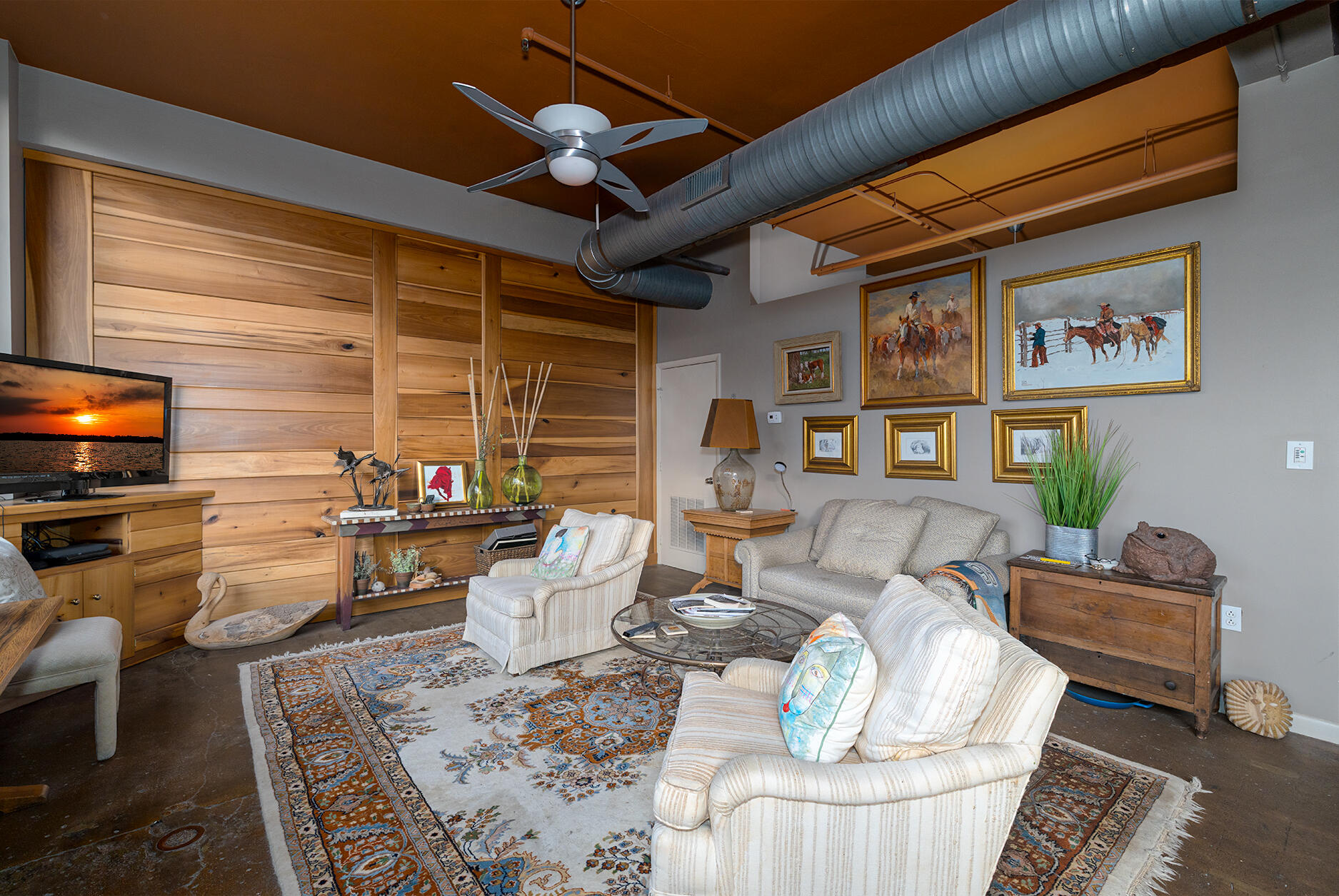 1301 Market Street, Unit 210 Chattanooga, TN 37402 - Photo 10 of 39 Living1