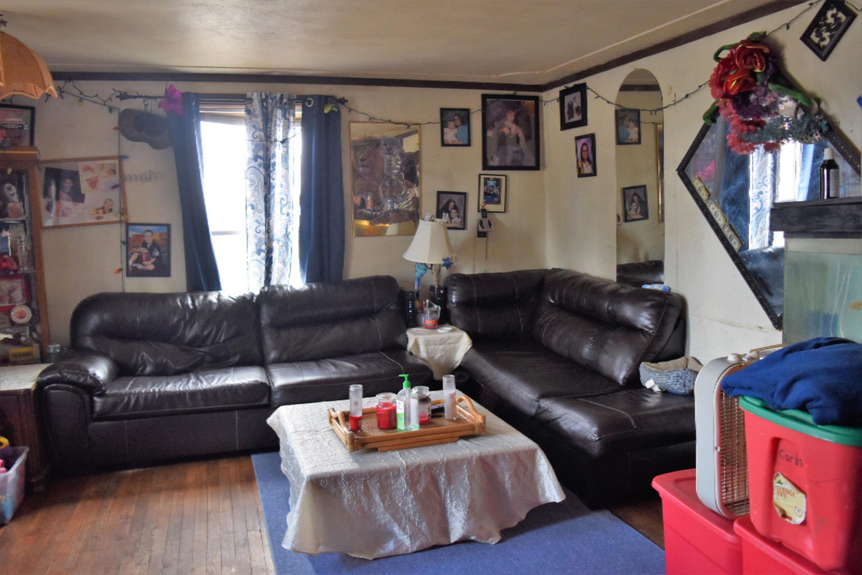 1 Ave B Springfield, MI 49037 - Photo 6 of 20 Living Room