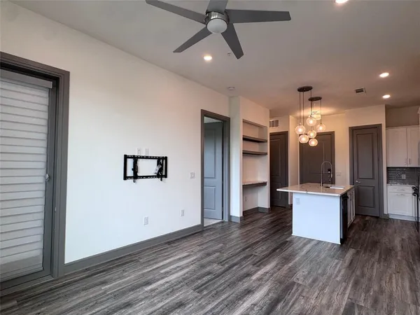 $2,250 | 2700 Old Denton Road, Unit 1030, Carrollton, TX 75007