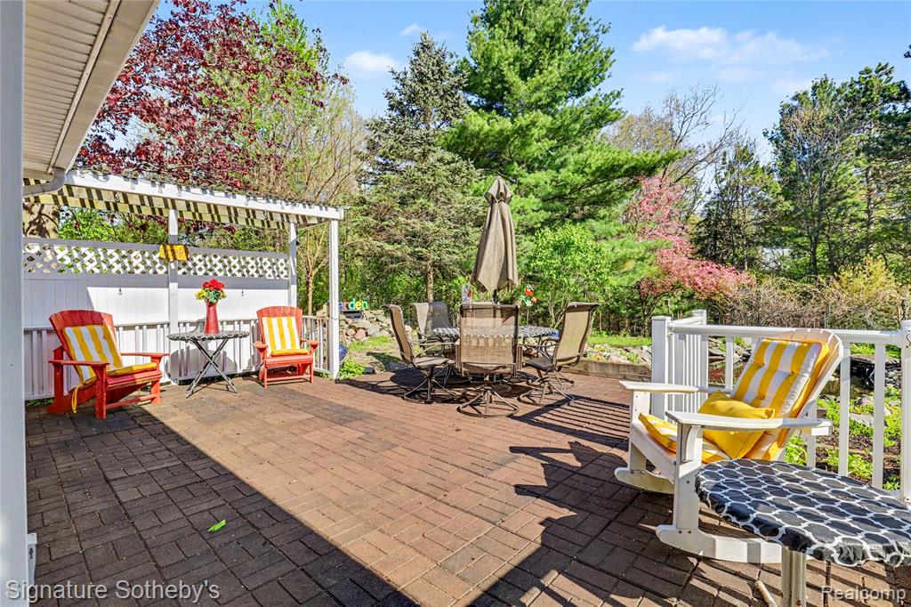 610 West Ellis Street Belding, MI 48809 - Photo 30 of 47