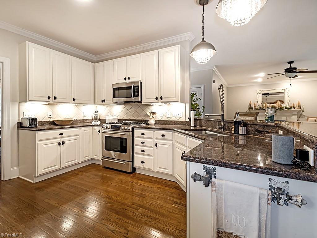 5400 Leytonstone Court Oak Ridge, NC 27310 - Photo 11 of 31