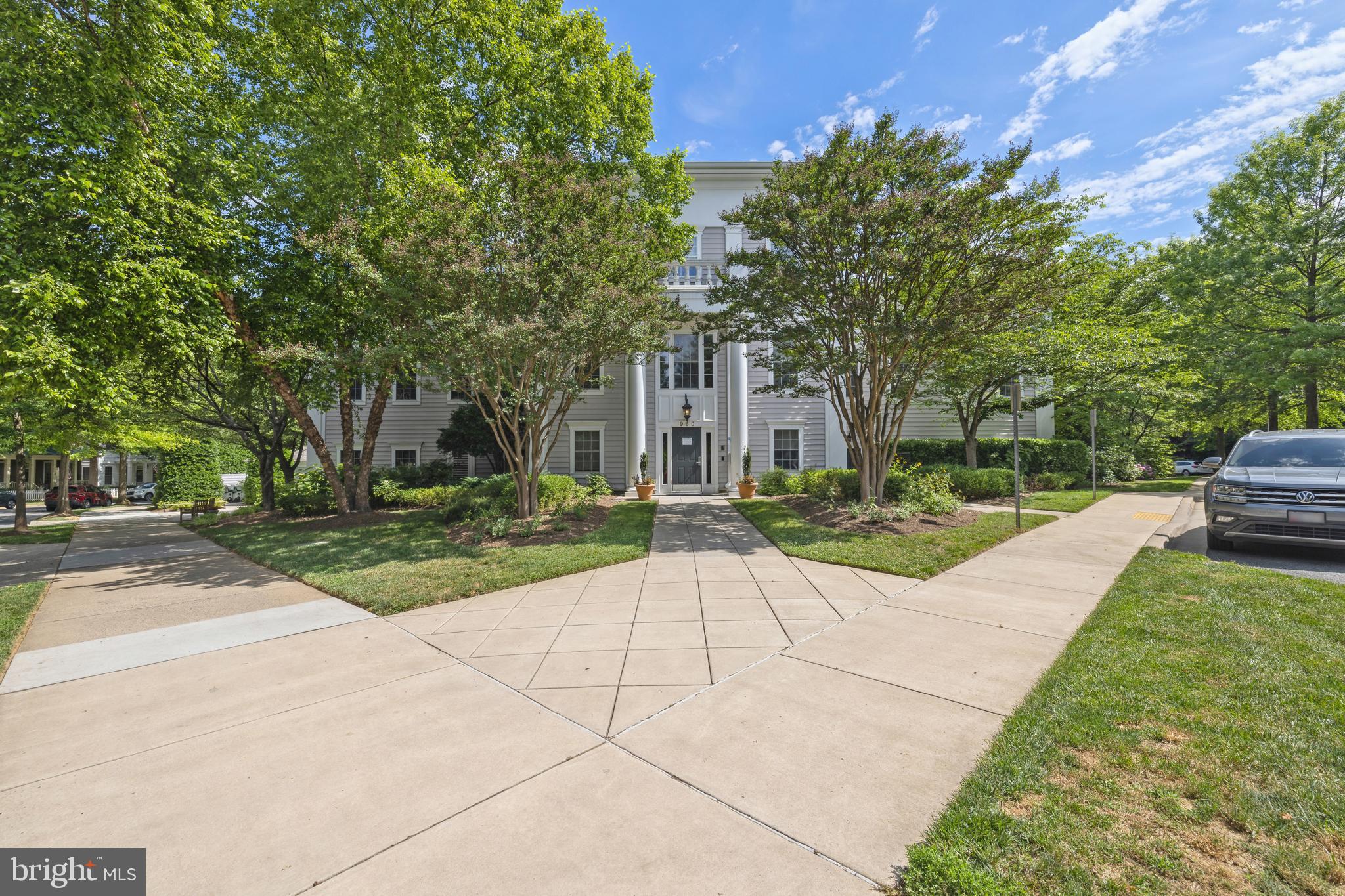214 Ridgepoint Place, Unit 21424 Gaithersburg, MD 20878 - Photo 31 of 44 Gallery Image 31