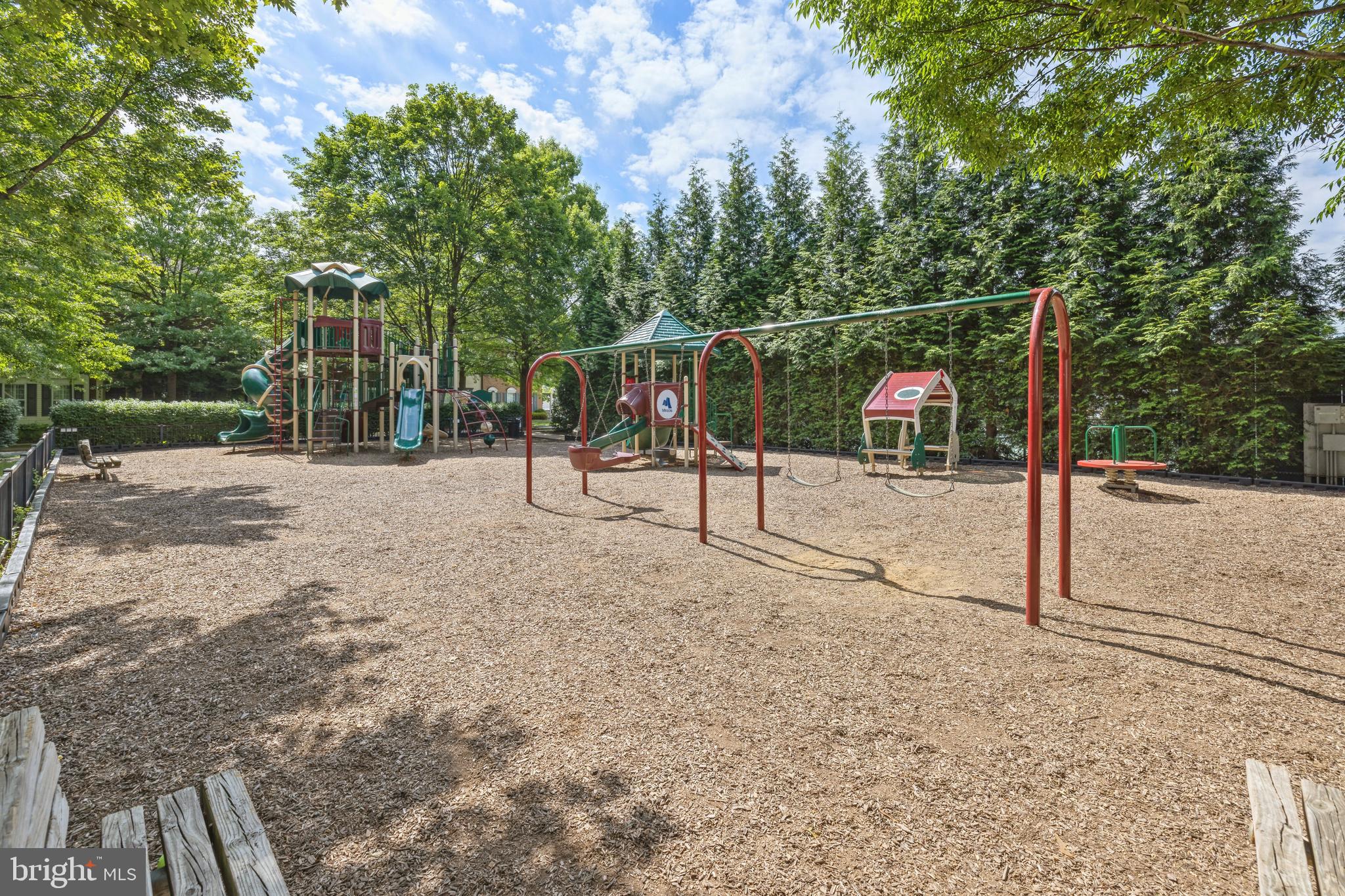 214 Ridgepoint Place, Unit 21424 Gaithersburg, MD 20878 - Photo 32 of 44 Gallery Image 32