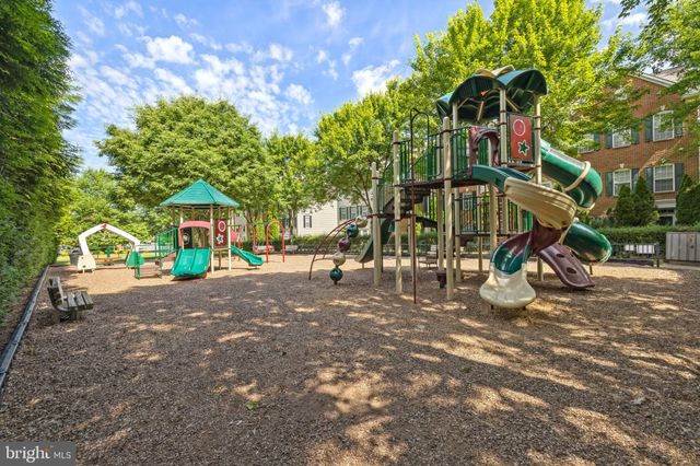 $399,000 | 214 Ridgepoint Place, Unit 21424, Gaithersburg, MD 20878