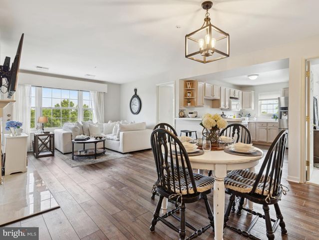 $399,000 | 214 Ridgepoint Place, Unit 21424, Gaithersburg, MD 20878