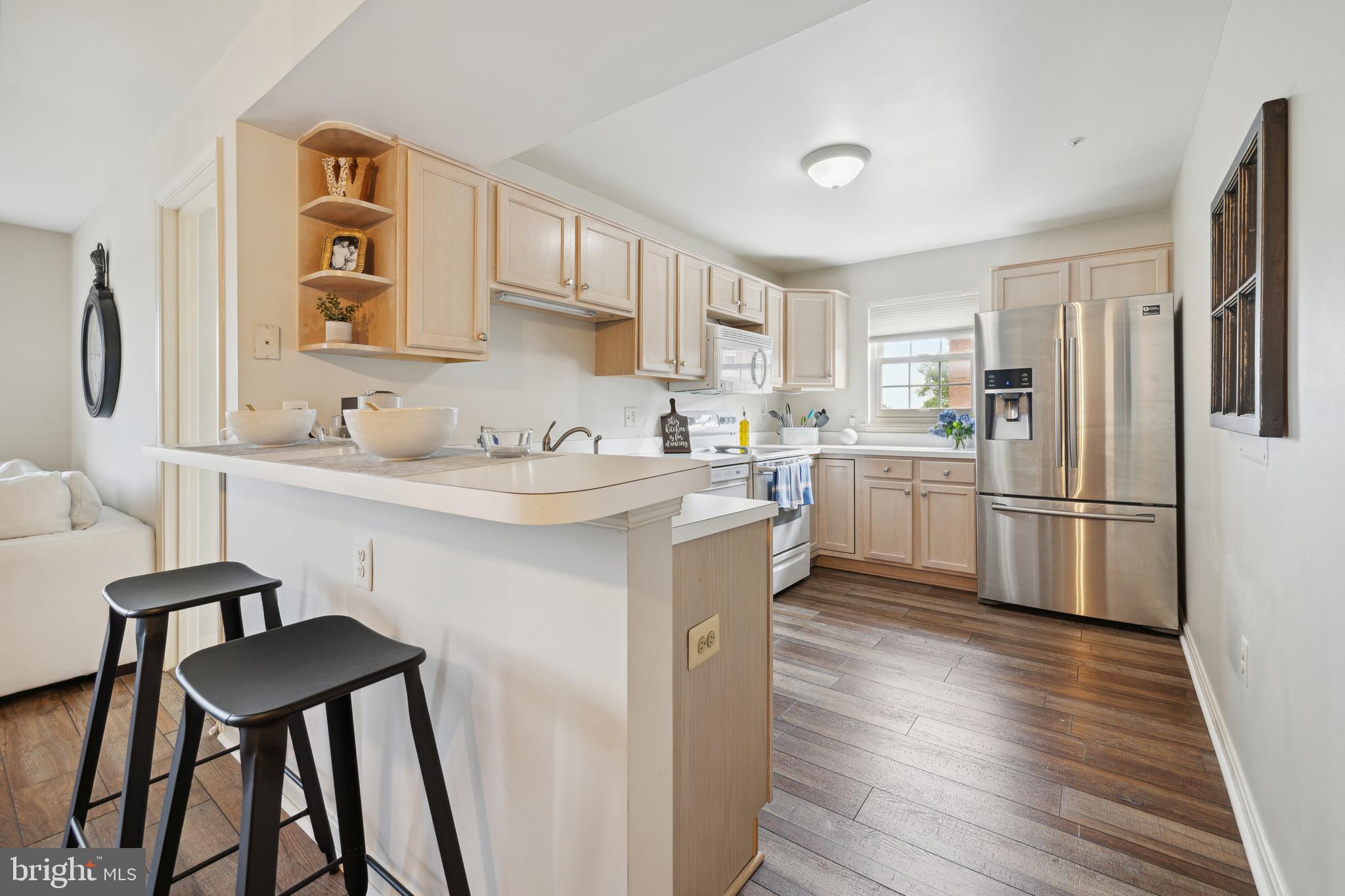 Kitchen with Breakfast Bar