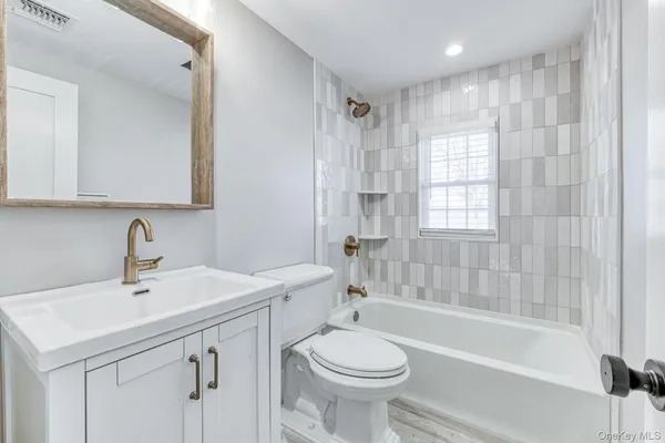 $5,400 | 2327 Volante Place, Westbury, NY 11590