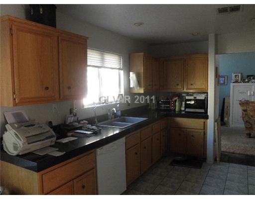 2266 Ramsgate Drive Henderson, NV 89074 - Photo 3 of 21 Kitchen.