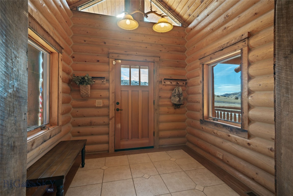 1460 Horseshoe Gulch Road Manhattan, MT 59741 - Photo 51 of 99 Entry Way