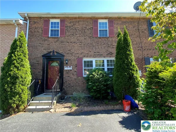$2,350 | 1656 Angela Drive, Bethlehem, PA 18017