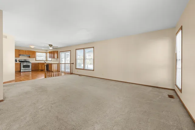 $395,000 | 515 Indian Ridge Trail, Wauconda, IL 60084