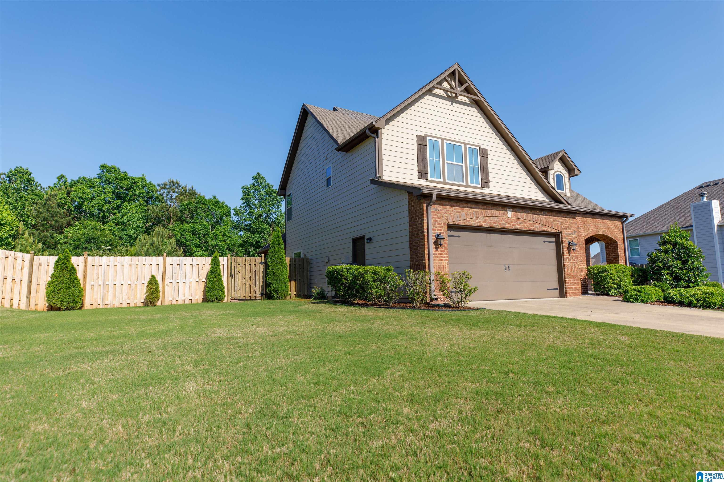 1076 Riviera Drive Calera, AL 35040 - Photo 5 of 48