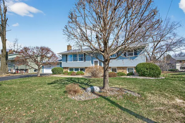 $425,000 | 303 Thompson Avenue West, West St. Paul, MN 55118