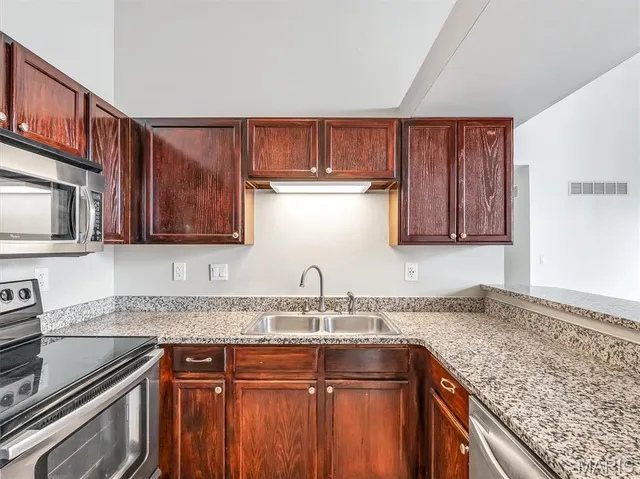 $2,500 | 15959 Sandalwood Creek Drive, Wildwood, MO 63011