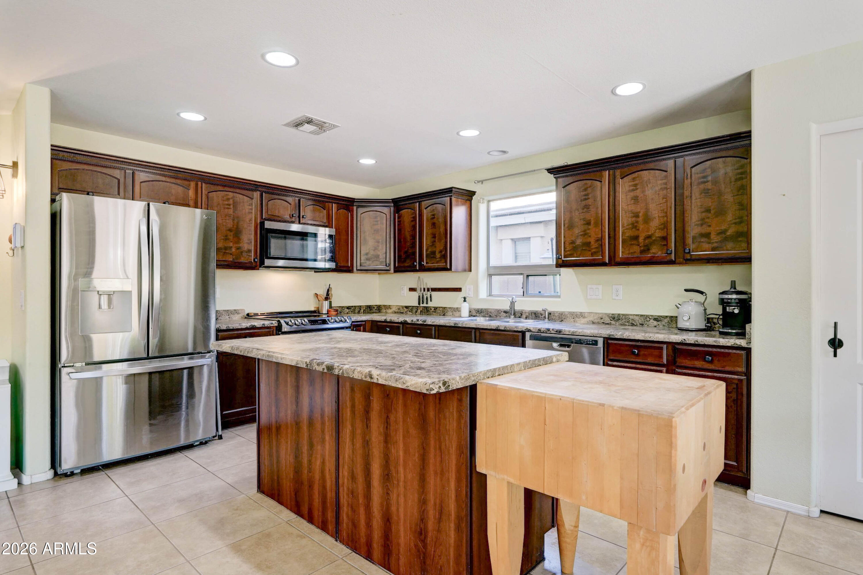 4192 East Bonanza Road Gilbert, AZ 85297 - Photo 3 of 34 4192 E Bonanza Rd-6