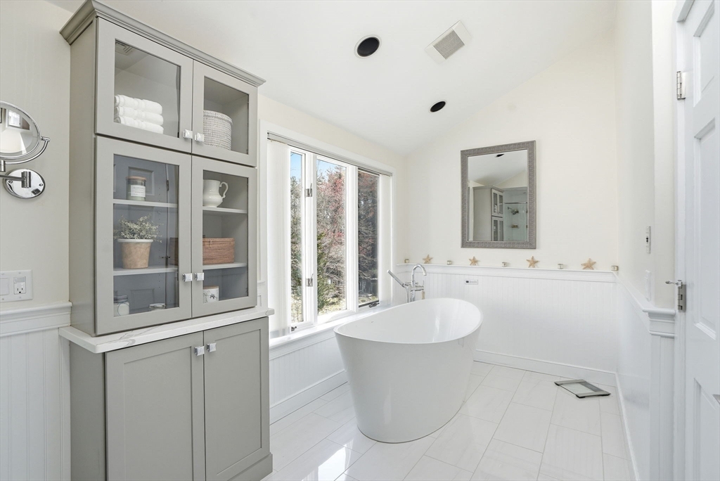 112 River Road Hanover, MA 02339 - Photo 17 of 42