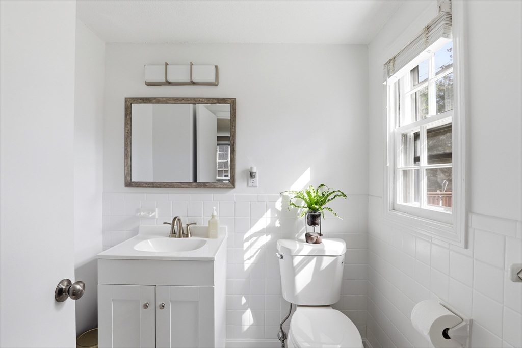 130 Winslow Cemetery Road Marshfield, MA 02050 - Photo 11 of 22