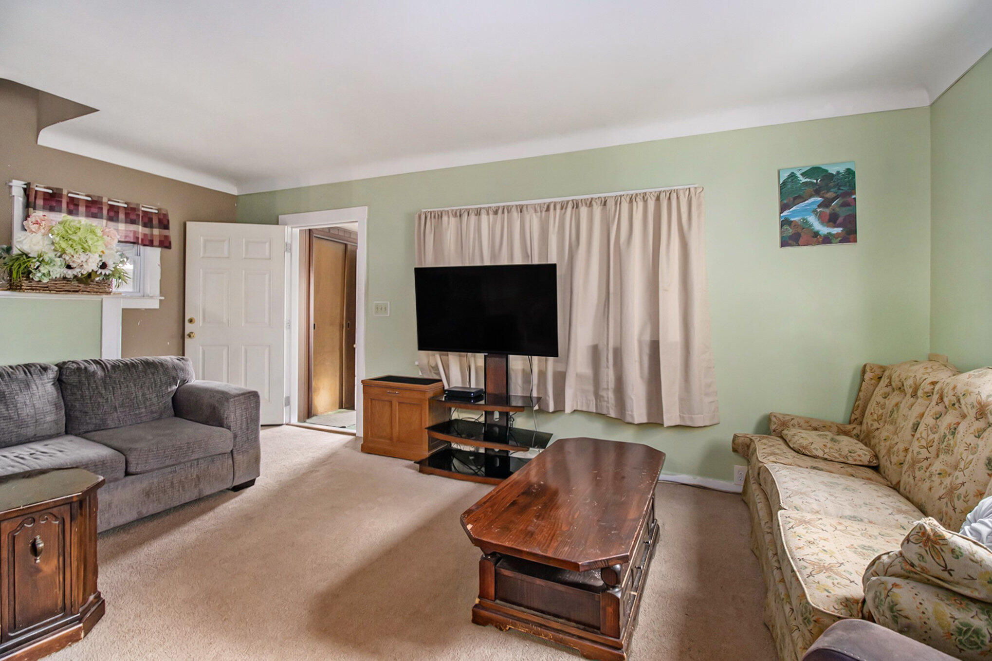 1117 Conant Street Kalamazoo, MI 49007 - Photo 3 of 19 003_file_831