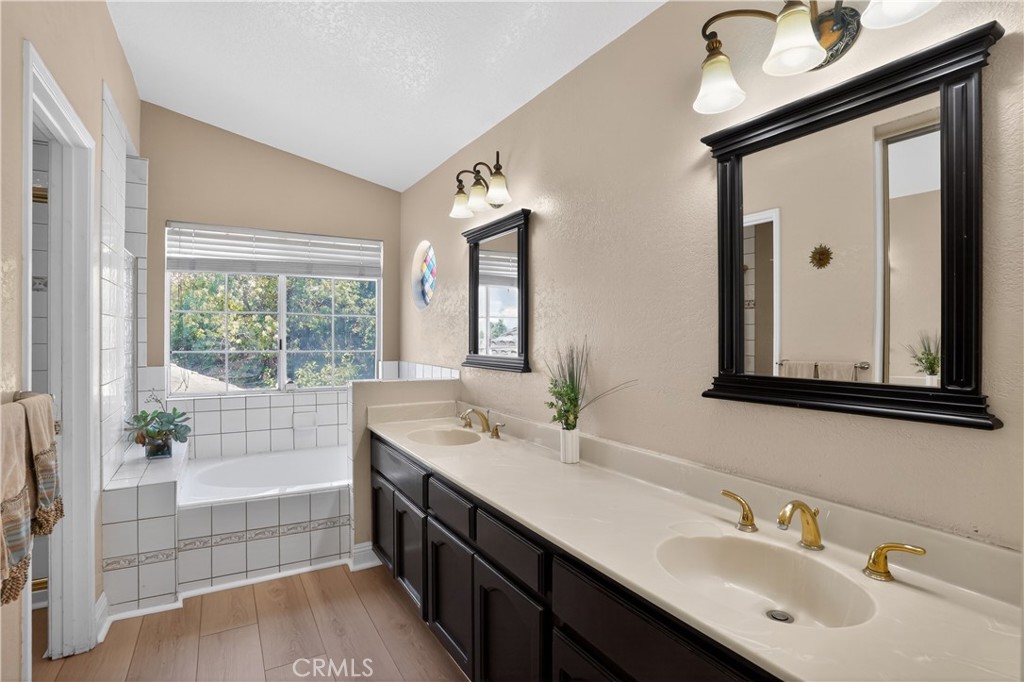 2081 Country Hills Lane Riverside, CA 92503 - Photo 15 of 25